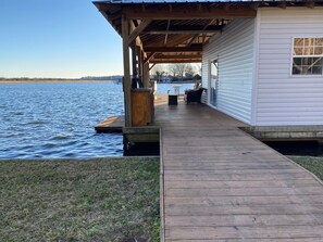 Terrace/patio - Cozy Lake House with Amazing Views Close to Hooks Marina (Chatham)