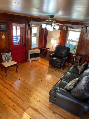 Smart TV, DVD player, books, stereo