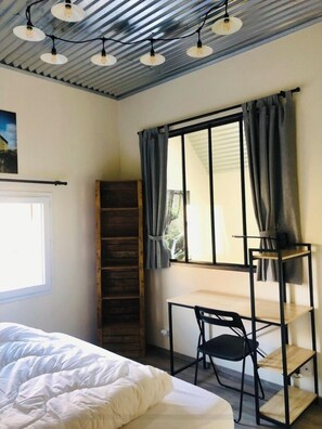 3 bedrooms, iron/ironing board, free WiFi, wheelchair access