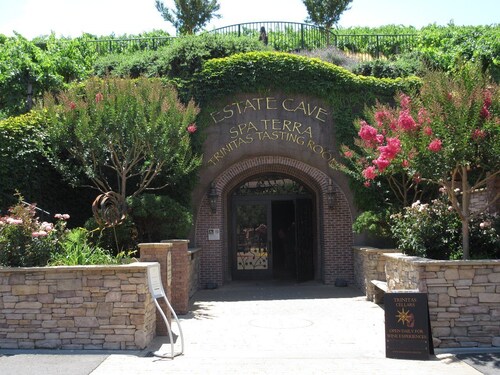 Tuscan Style Resort Condo w/ Pool - Conveniently located in Napa