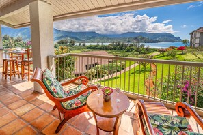 Outdoor dining - (4323) 1 Br Hanalei Bay Resort, Ocean view and Plenty of Amenities (Princeville)