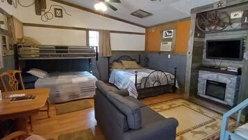 1 chambre, fer et planche à repasser, accès au Wi-Fi (inclus)