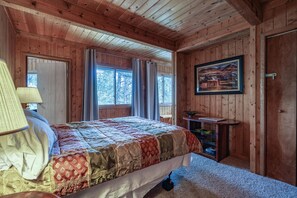 4 bedrooms, iron/ironing board, Internet, bed sheets