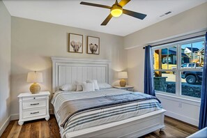 4 bedrooms, free WiFi, bed sheets