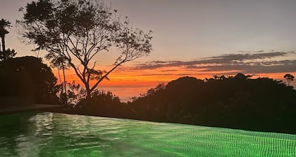 Beautiful Ocean Views, 15 minutes to the beach, Luxury Spanish Villa.