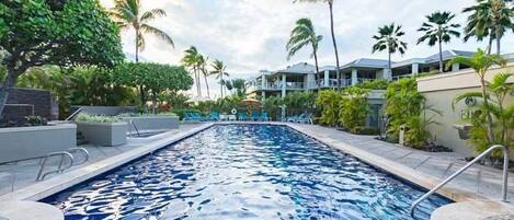 Piscine extérieure, couloir de nage