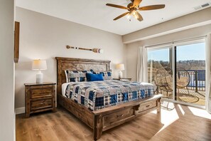 6 bedrooms, desk, iron/ironing board, travel crib - Unique Lakeview Home with Indoor Pool in Basement! (Branson)