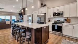 Coffee/tea maker, fridge, microwave, oven - Unique Lakeview Home with Indoor Pool in Basement! (Branson)