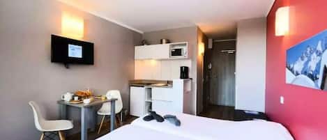 1 bedroom, in-room safe, WiFi, bed sheets