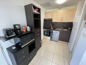 Køleskab, mikrobølgeovn, ovn, opvaskemaskine