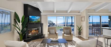 Smart TV, fireplace