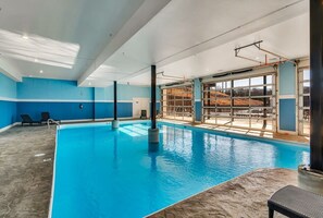 Piscine intérieure