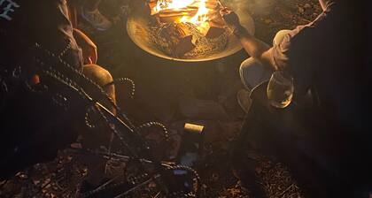 Mountain Cabin, Firepit + Fireplace, Free pool, gym, ski, water sports + more