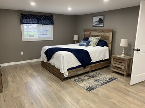 2 bedrooms, iron/ironing board, free WiFi, bed sheets - Oceanfront Sunset Suite apartment in Wilson’s Beach Campobello Island (Wilsons Beach)