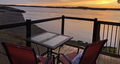 Brand New Oceanfront Sunset Suite in Wilson’s Beach