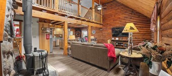 Easy Street Getaway: Wine Trail Cabin Retreat - 1/4 Mile from Cayuga Lake