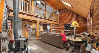 Easy Street Getaway: Wine Trail Cabin Retreat - 1/4 Mile from Cayuga Lake