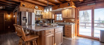 Easy Street Getaway: Wine Trail Cabin Retreat - 1/4 Mile from Cayuga Lake