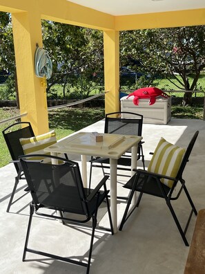 Outdoor dining - Villa Camelia (Fajardo)