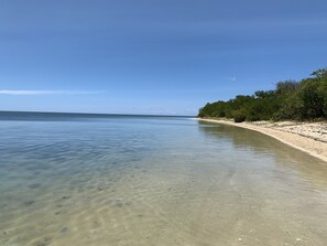 Beach nearby, sun-loungers, beach towels