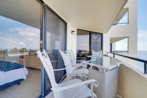 Outdoor dining - Remarkable Hudson Condo w/ Coastal Views! (Hudson)