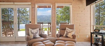 New! Modern Cabin w/fireplace/hot tub/sleeps 12