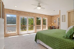 6 bedrooms, desk, iron/ironing board, travel crib