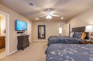 4 Schlafzimmer, Schreibtisch, Bügeleisen/Bügelbrett, kostenloses WLAN