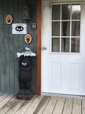 Exterior detail - BearFoot Cabin (Maud)