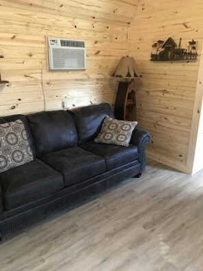 Smart TV - BearFoot Cabin (Maud)