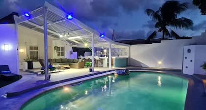 Friends and Family Villa with private big pool