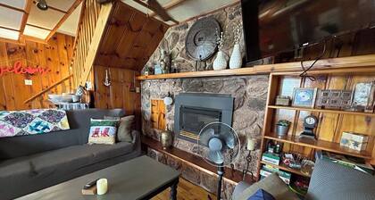 Spacious Waterfront Year Round Cottage