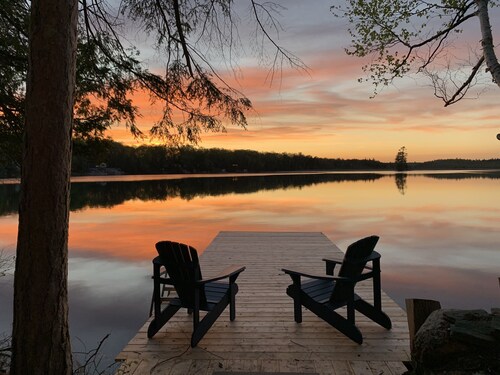 Spacious Waterfront Year Round Cottage 