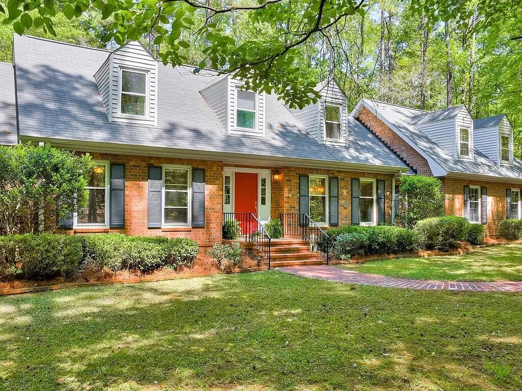 Private Master's Rental on 3 acres w/pool