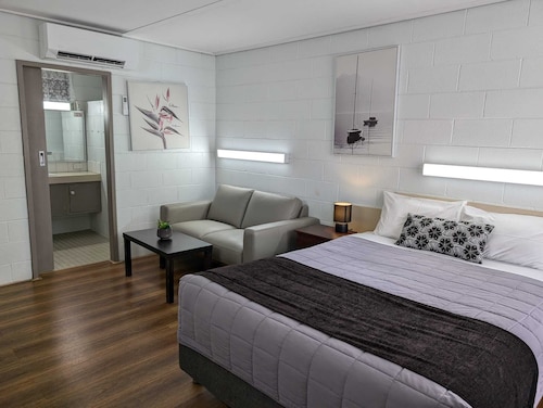 Morwell Parkside Motel