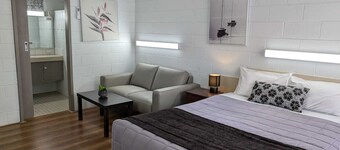 Morwell Parkside Motel