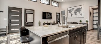 Modern Home in Natures Warmth with Great Location