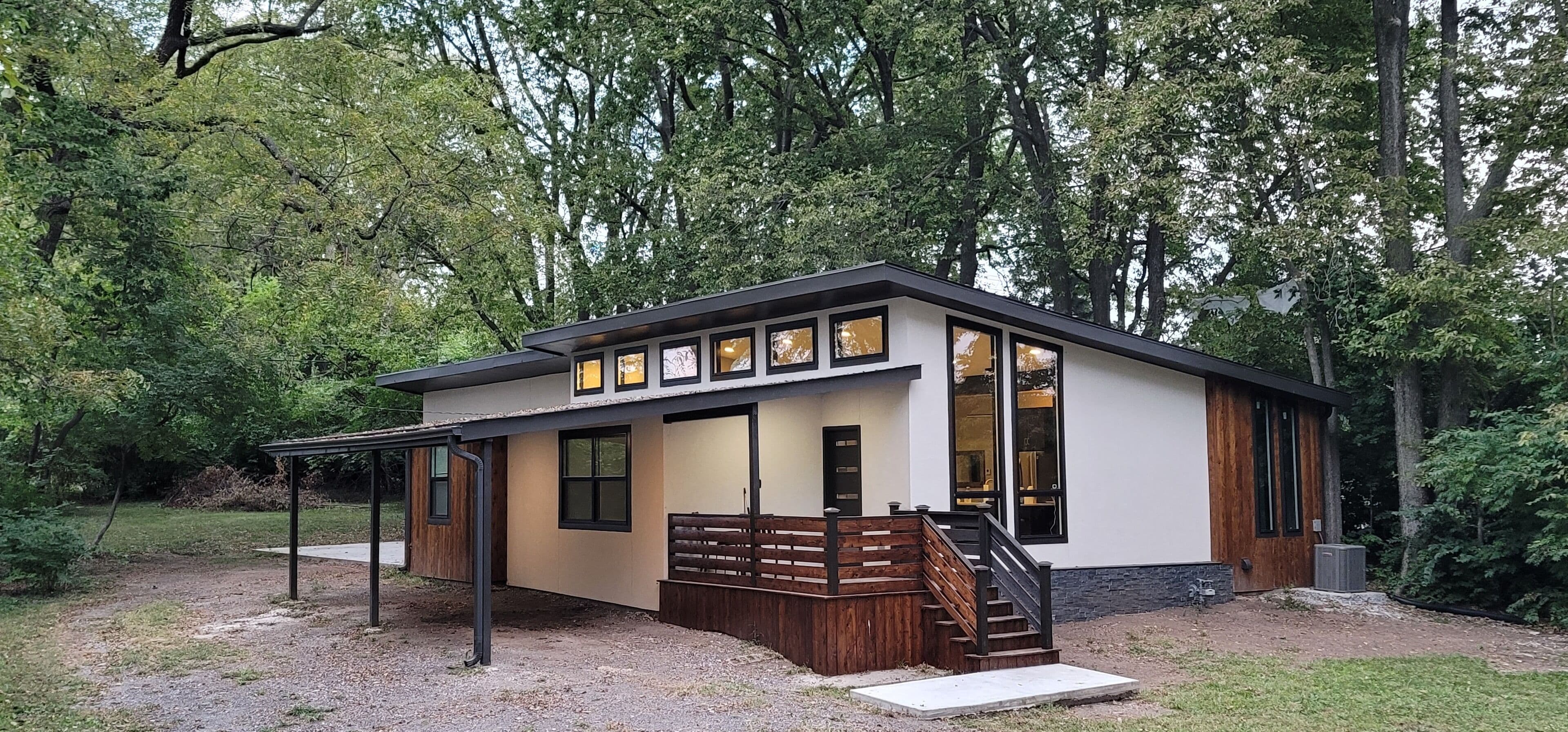 Modern Home in Natures Warmth with Great Location