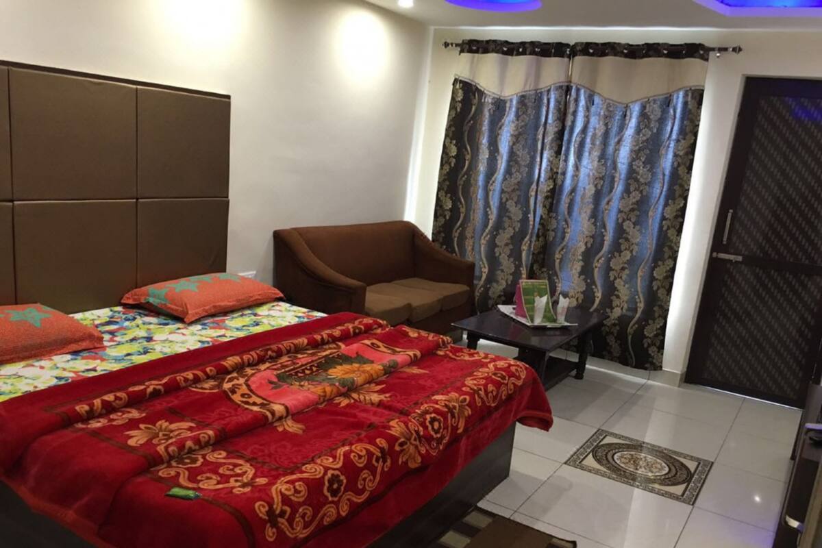 Egyptian cotton sheets, premium bedding, down duvets, memory-foam beds