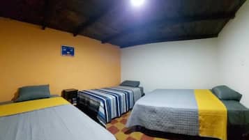 6 habitaciones, tabla de planchar con plancha y wifi gratis