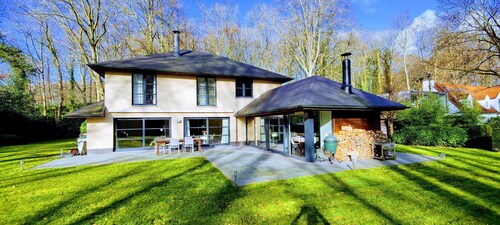 South orientated contemporary villa