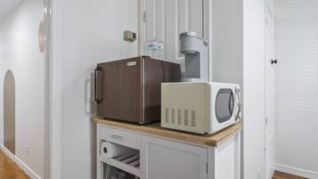 Fridge, microwave, coffee/tea maker, toaster