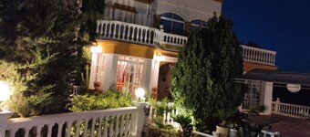 Casa de vacaciones La huerta de Bonela con vistas a la montaña, piscina y Wi-Fi