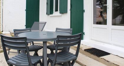 Maisonnette rénovée avec jardin à Saint-Georges-d'Oléron
