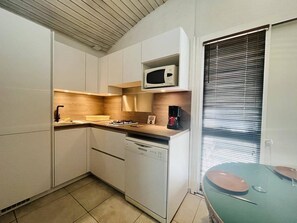 Kühlschrank, Mikrowelle, Geschirrspüler
