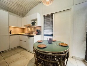 Fridge, microwave, dishwasher, coffee/tea maker