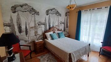 3 bedrooms, iron/ironing board, free WiFi, wheelchair access