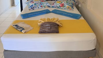 1 habitación, wifi y ropa de cama