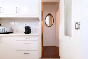 Interior - Smart apartment in Rato - authentic neighborhood and close to everything (Lisboa)