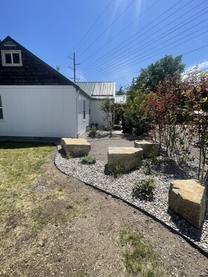 Property grounds - CUTE COTTAGE WITH A GAME ROOM (Belgrade)